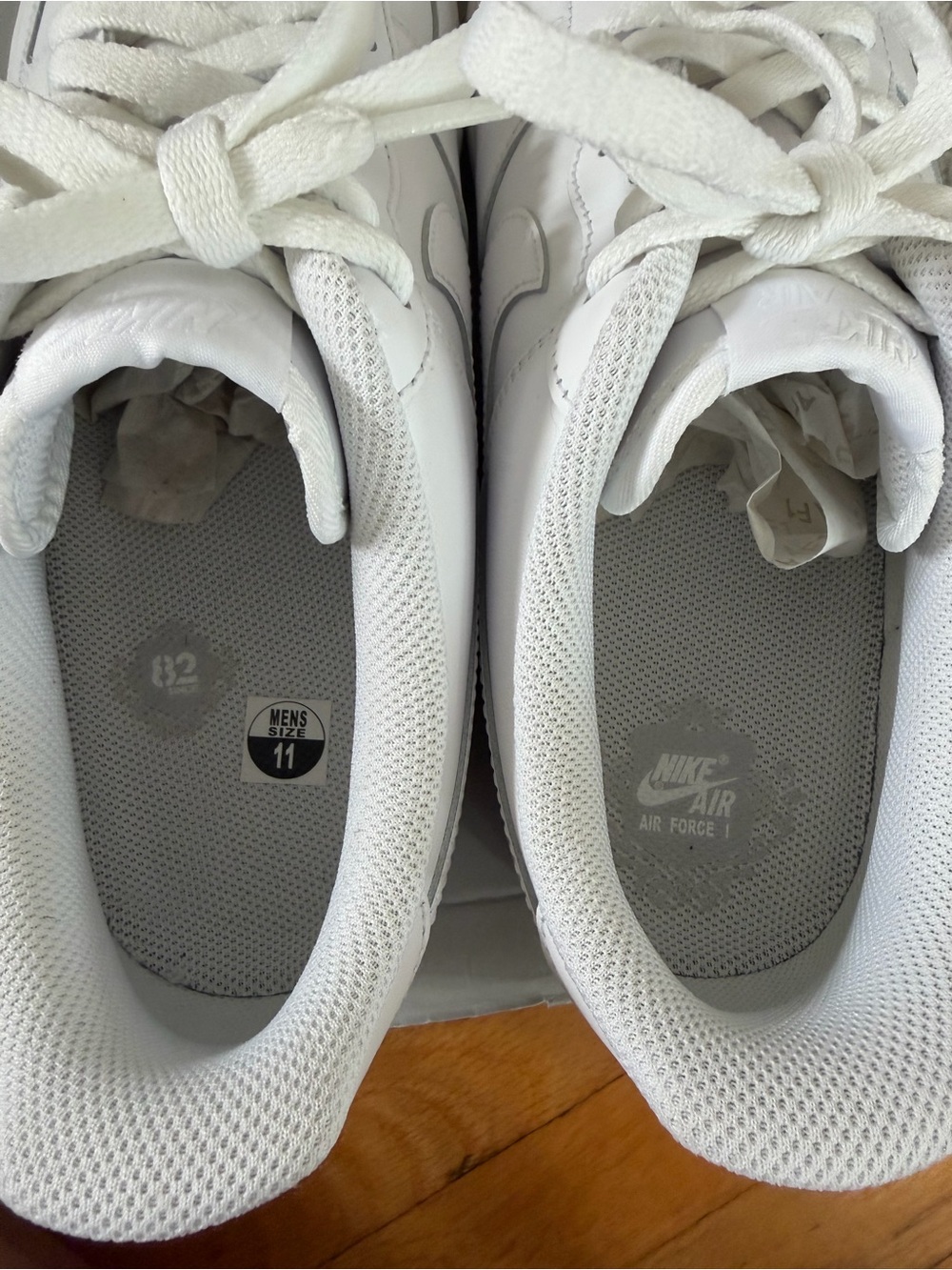 Nike Men's Low-Top Sneakers in White with Navy Accent Air Force 1 ‘07 - Picture 8 of 11